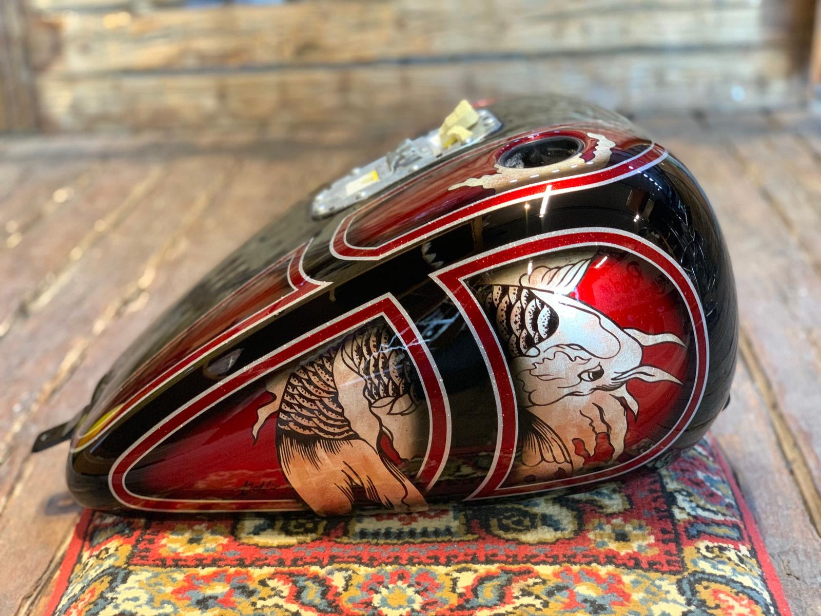 23K Goldleaf Custom Paintwork - Art is an Attitude!